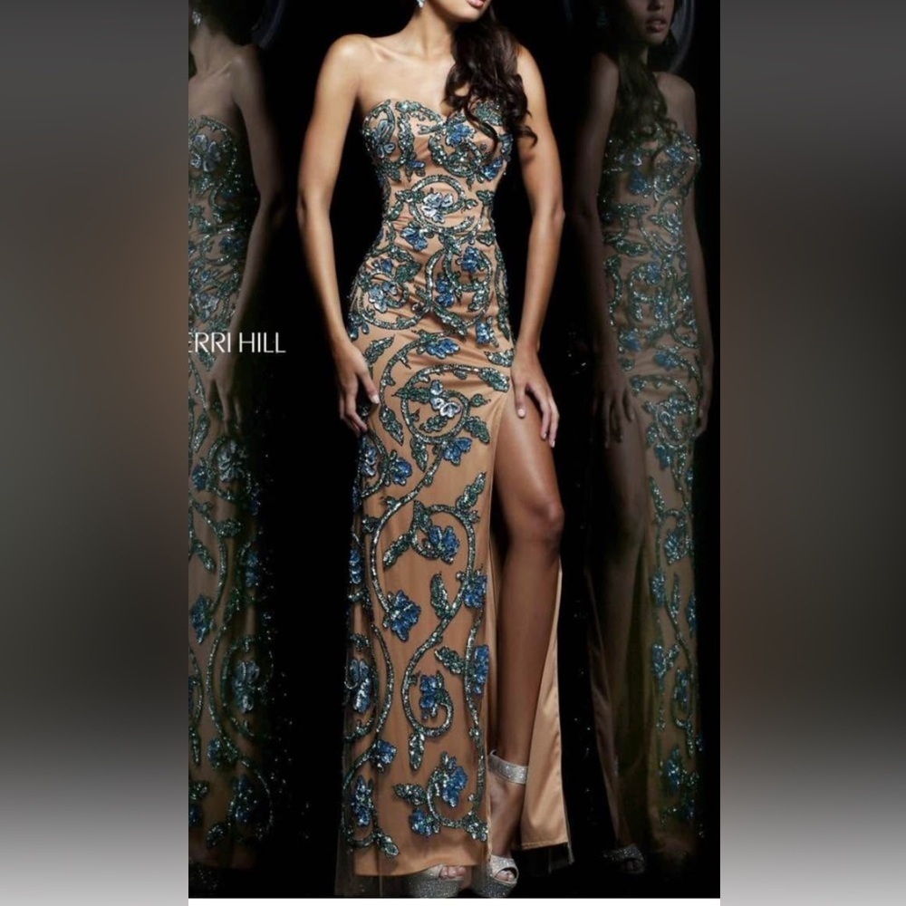 Sherri Hill Prom/Formal Strapless Gown with Blue and Tan Embellishments Size 2